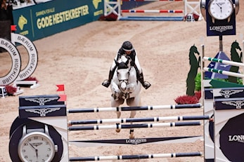 Perlerad av norske nullrunder i 5* 1,50 m